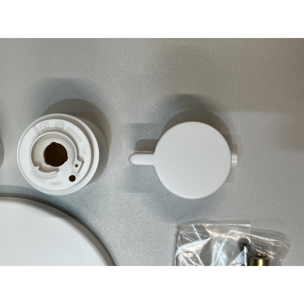 Внешняя часть термостата для душа hansgrohe Ecostat S скрытого монтажа на 2 потребителя 15758700, матовый белый, уцененный товар