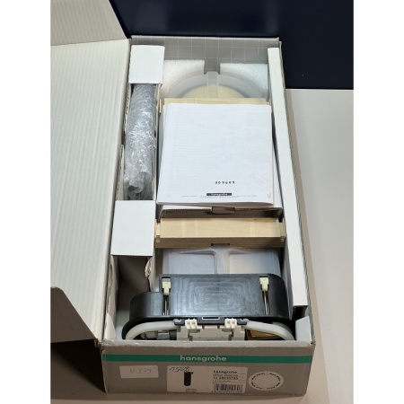 Внешняя монтажная часть hansgrohe sBox с овальной розеткой 28020000/U, хром, уцененный товар