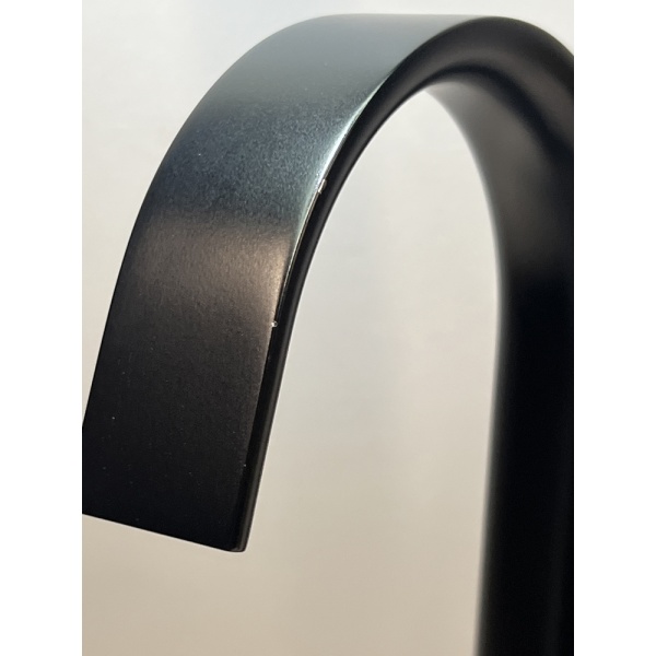 Смеситель для раковины hansgrohe Vivenis 210 с поворотным изливом и сливным гарнитуром, 75030670/U, матовый черный, уцененный товар