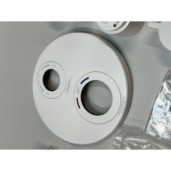 Внешняя часть термостата для душа hansgrohe Ecostat S скрытого монтажа на 2 потребителя 15758700, матовый белый, уцененный товар