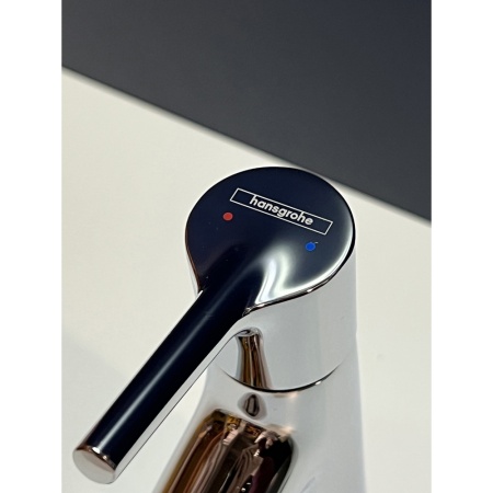 Смеситель для раковины hansgrohe Talis S 100 72020000/U, хром, уцененный товар
