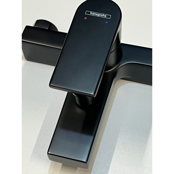 Смеситель для ванны Hansgrohe Vernis Shape 71450670/U1, матовый черный, уцененный товар